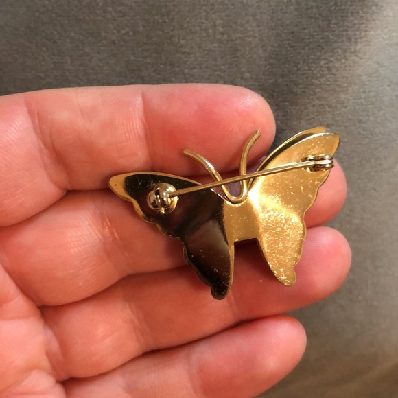 Vintage gold tone rhinestone pearl butterfly brooch pin - Picture 3 of 3